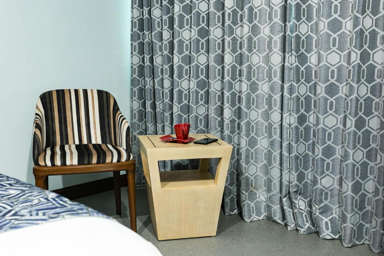 Bay Area Suites Manila Eksteriør billede